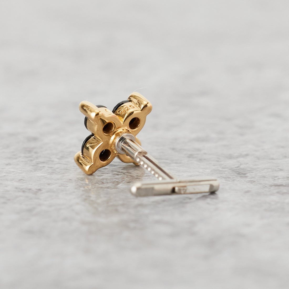 Baqless [バックレス] アミティ ブルームオニキス ゴールドピアス [261AM-BLM-ON-YG] GOLD