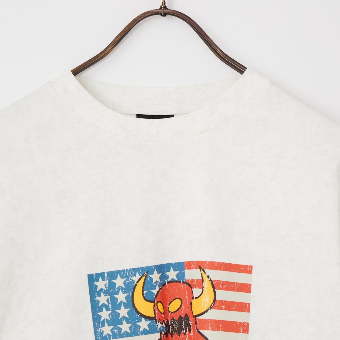 toy machine [トイマシーン] AMERICAN MONSTER フェードウォッシュ ロングスリーブTシャツ [TMPGLT4] WHITE