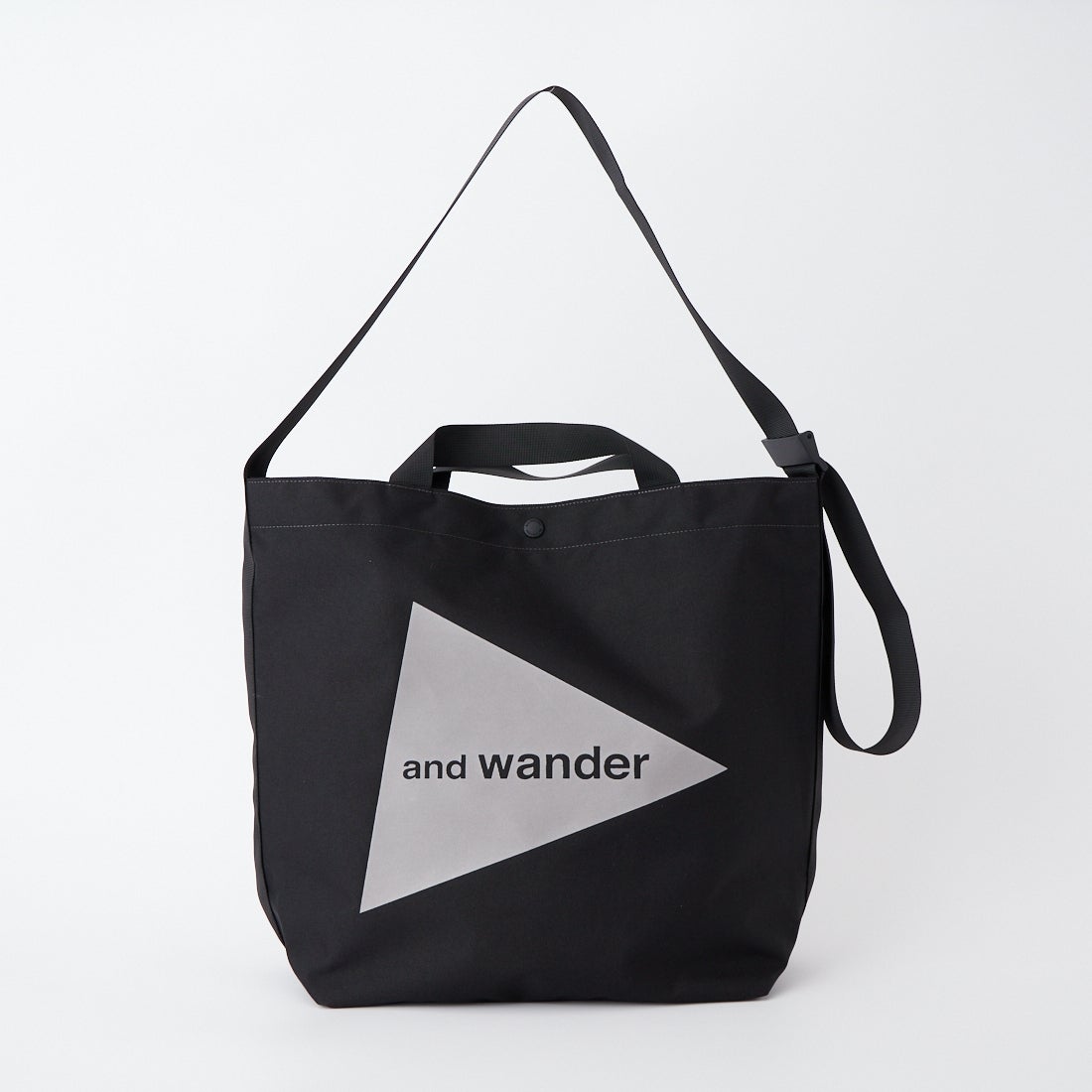and wander [アンドワンダー] リサイクルOXロゴトートバッグ