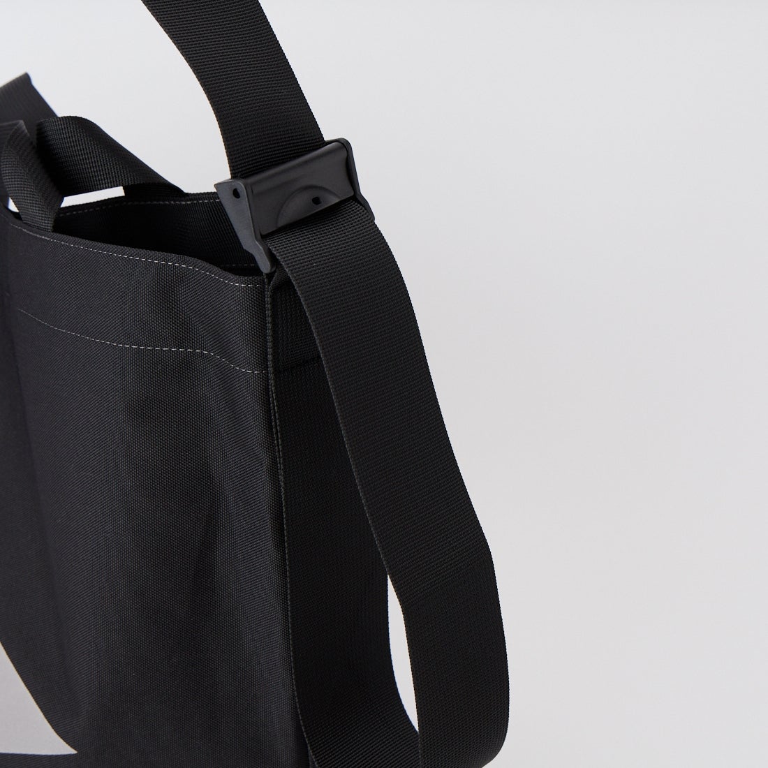 and wander [アンドワンダー] リサイクルOXロゴトートバッグ [5745985139] BLACK