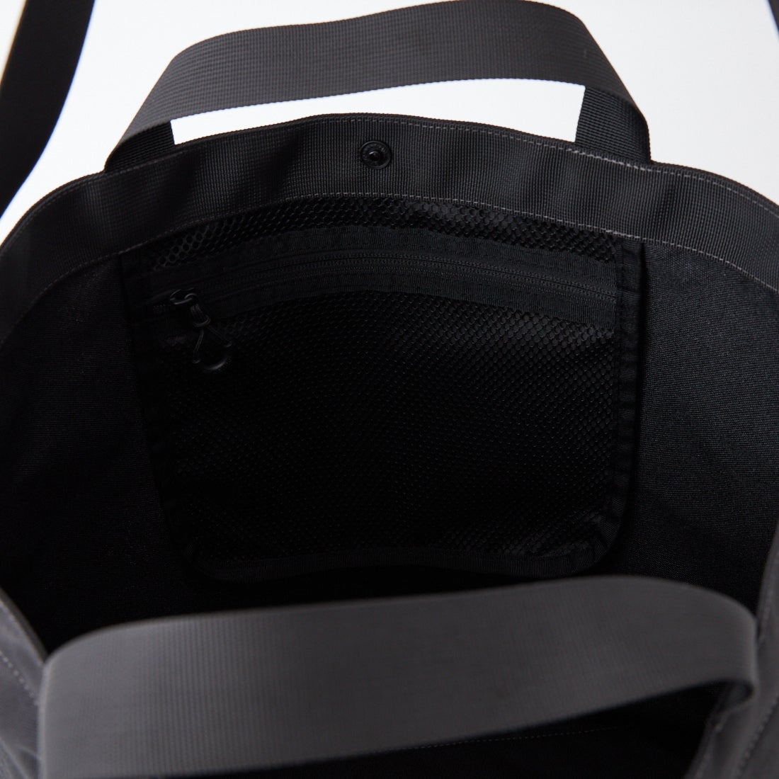 and wander [アンドワンダー] リサイクルOXロゴトートバッグ [5745985139] BLACK