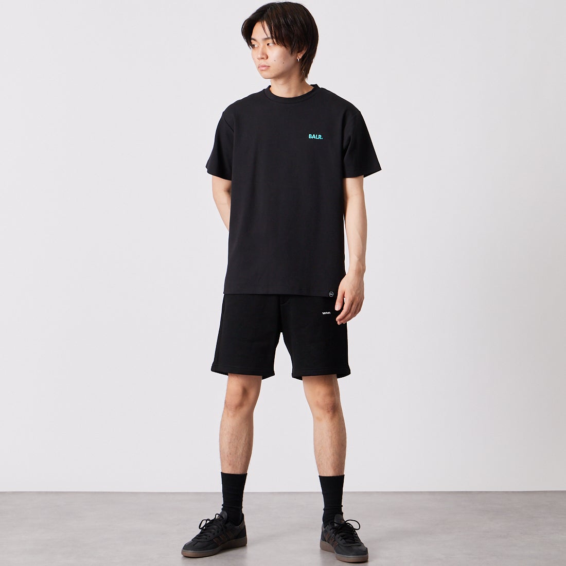 BALR. [ボーラー] JPロゴTシャツ [B11121409] JET BLACK/ &&モデル身長：177cm 着用サイズ：M&&