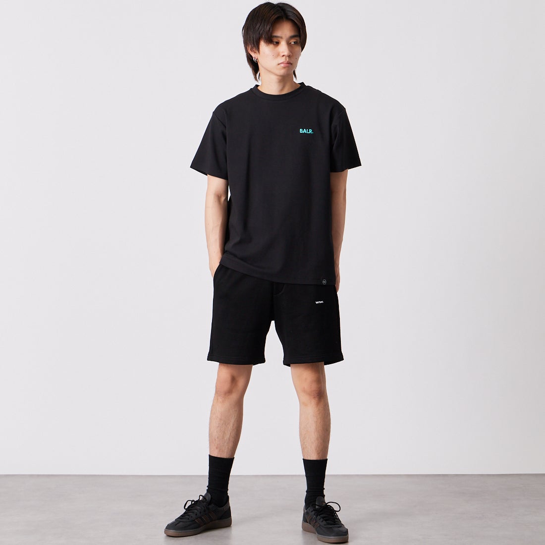 BALR. [ボーラー] JPロゴTシャツ [B11121409] JET BLACK/ &&モデル身長：177cm 着用サイズ：M&&