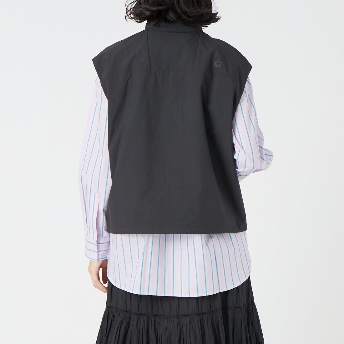 Marmot [マーモット] ウィメンズ マウンテンショートベスト [MTSS26WVT014] BLACK &&モデル身長：162cm 着用サイズ：M&&