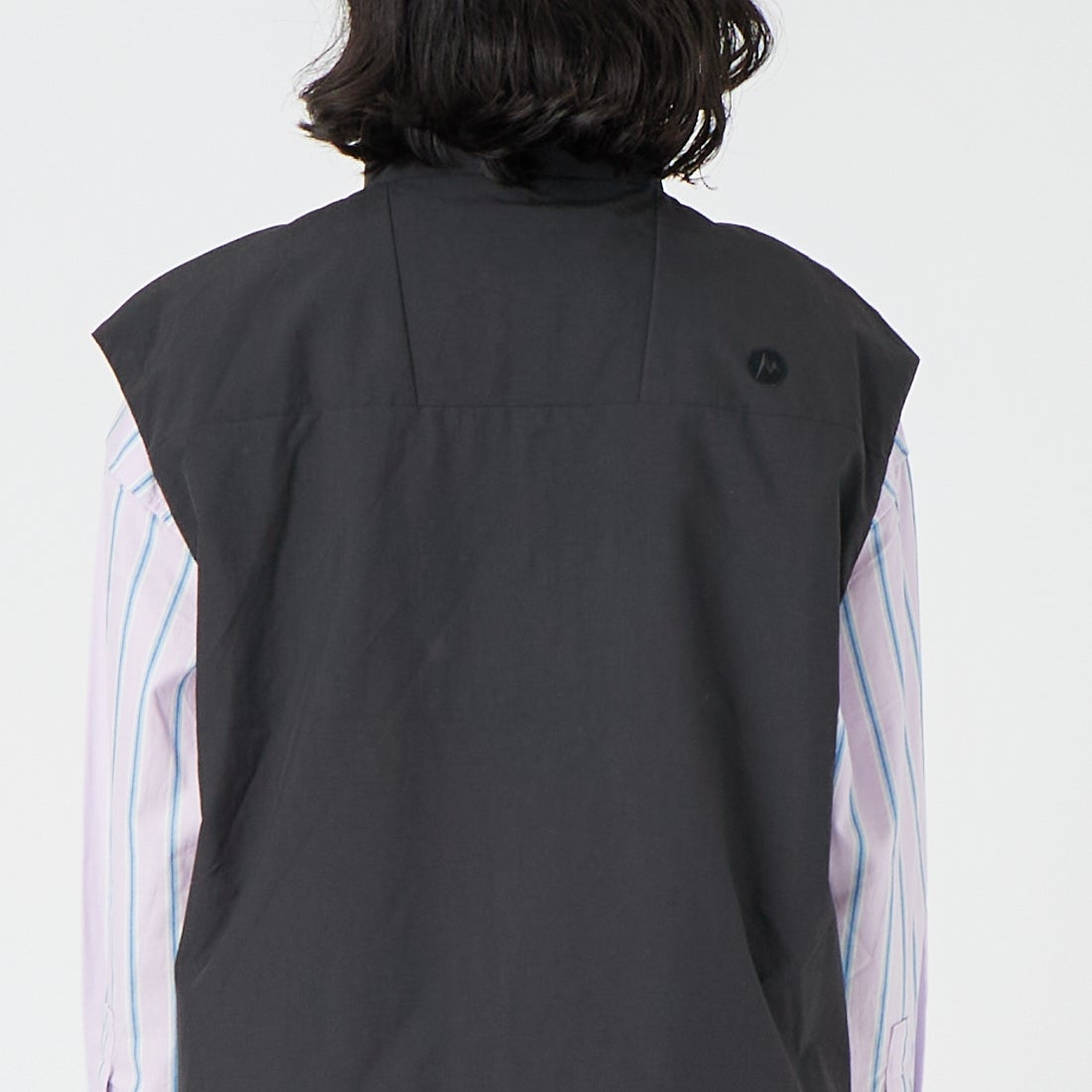 Marmot [マーモット] ウィメンズ マウンテンショートベスト [MTSS26WVT014] BLACK &&モデル身長：162cm 着用サイズ：M&&