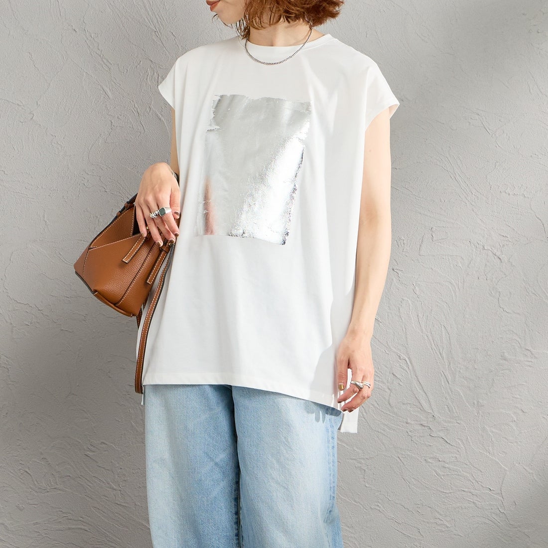Maison de L'allure [メゾン ドゥ ラリュール] ボックス箔プリントTシャツ [M26312014] 02 OFF &&モデル身長：158cm 着用サイズ：F&&