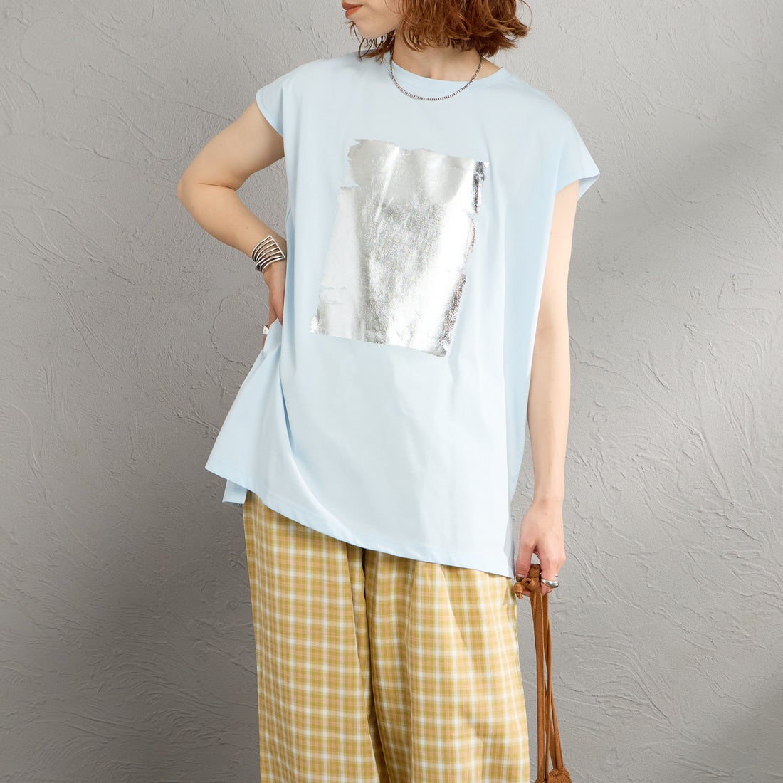 Maison de L'allure [メゾン ドゥ ラリュール] ボックス箔プリントTシャツ [M26312014] 10 BABYBLU &&モデル身長：158cm 着用サイズ：F&&