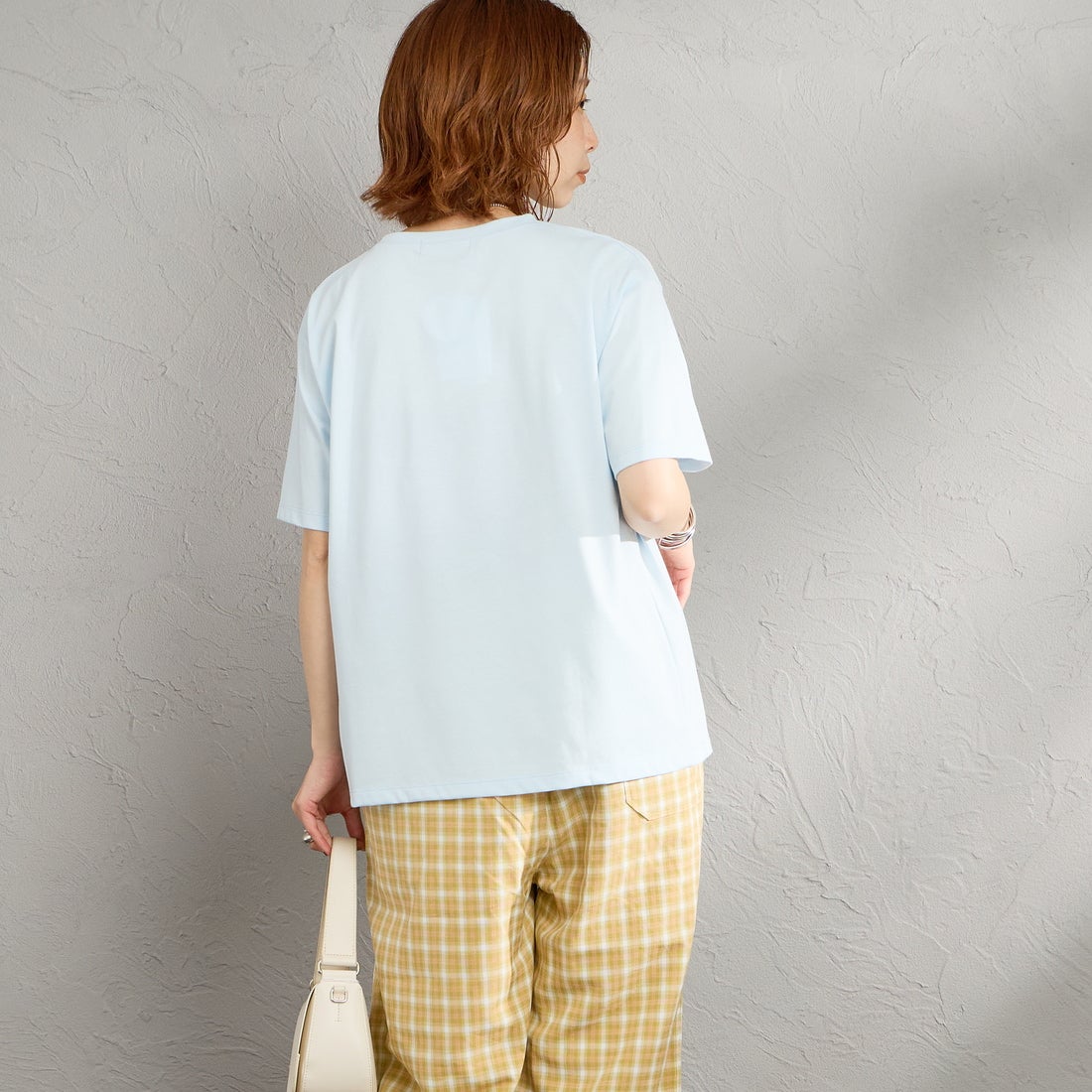 Maison de L'allure [メゾン ドゥ ラリュール] アソートボックス箔ロゴプリントTシャツ [M26312015] 10 BABYBLU &&モデル身長：158cm 着用サイズ：F&&