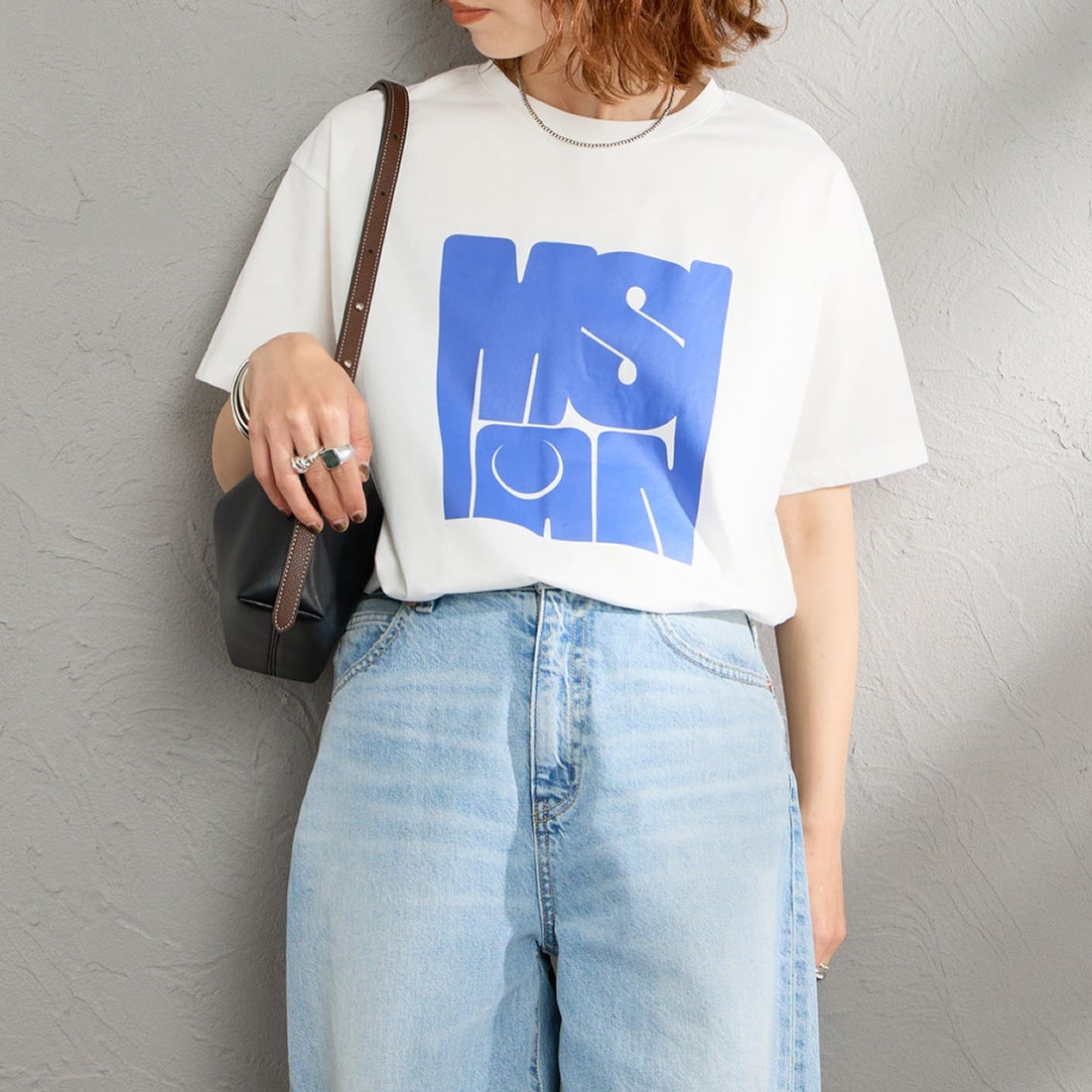 01 WHITE&&モデル身長：158cm 着用サイズ：F&&