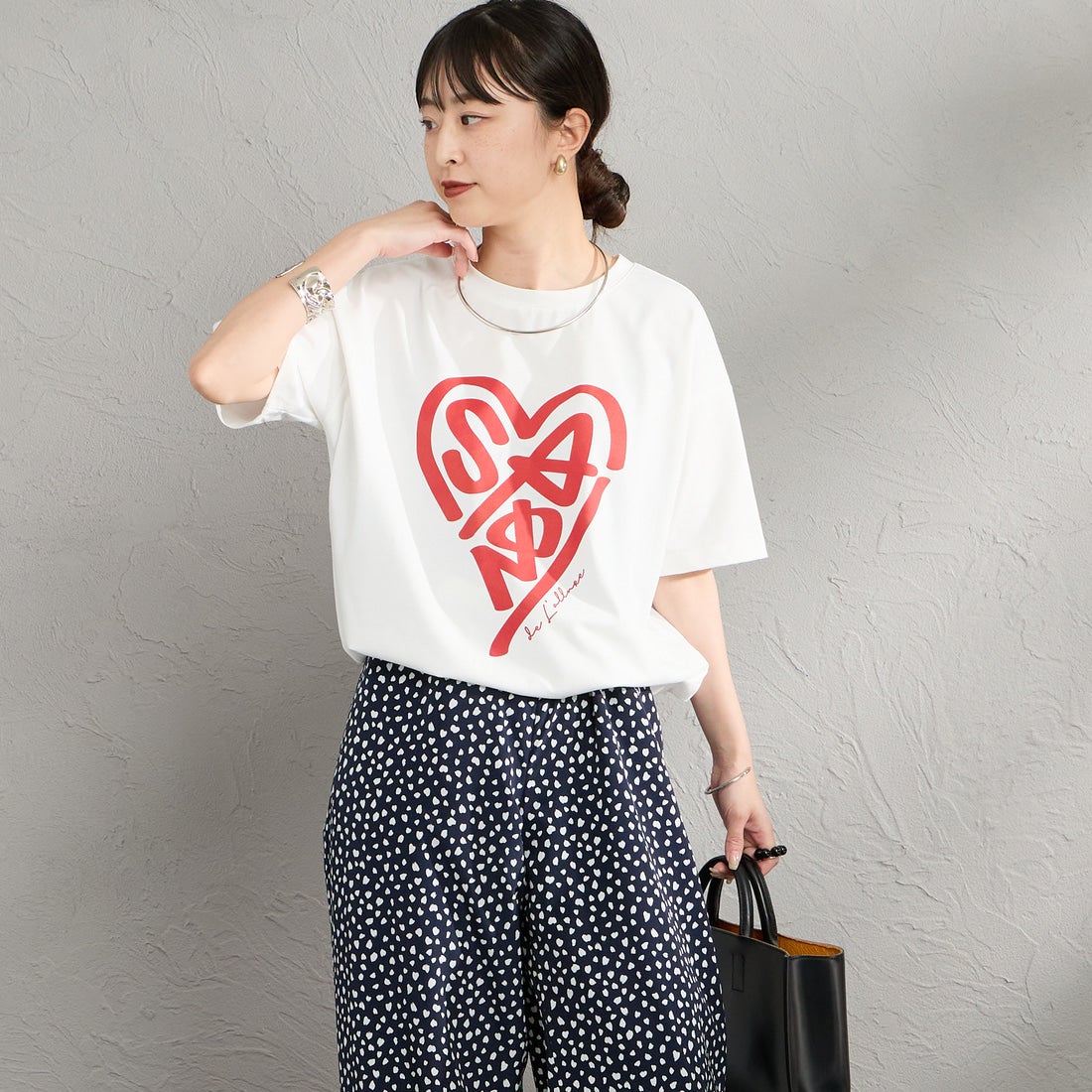 Maison de L'allure [メゾン ドゥ ラリュール] アソートアートロゴプリントTシャツ [M26312016] 02 OFF &&モデル身長：150cm 着用サイズ：F&&