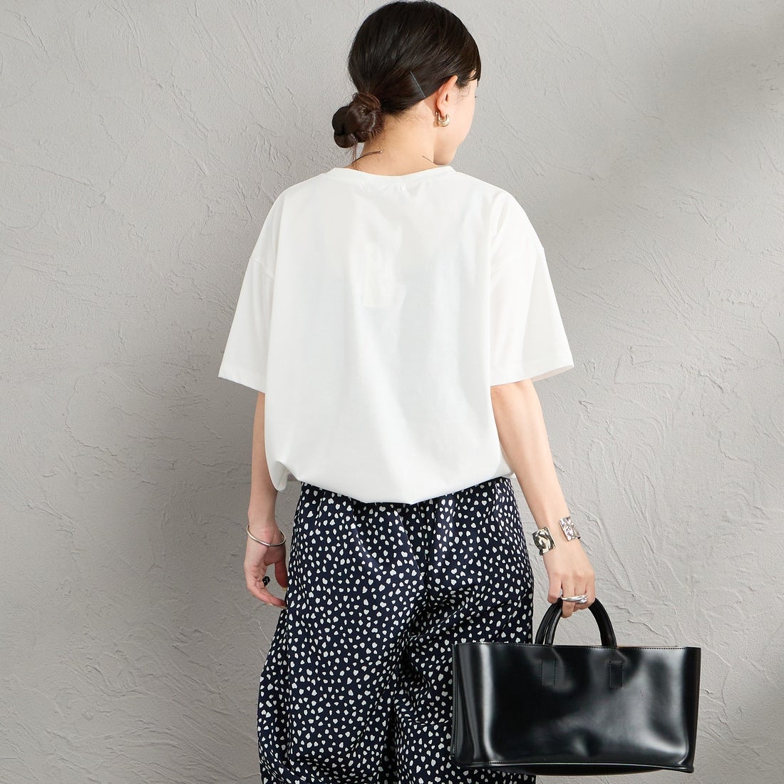 Maison de L'allure [メゾン ドゥ ラリュール] アソートアートロゴプリントTシャツ [M26312016] 02 OFF &&モデル身長：150cm 着用サイズ：F&&