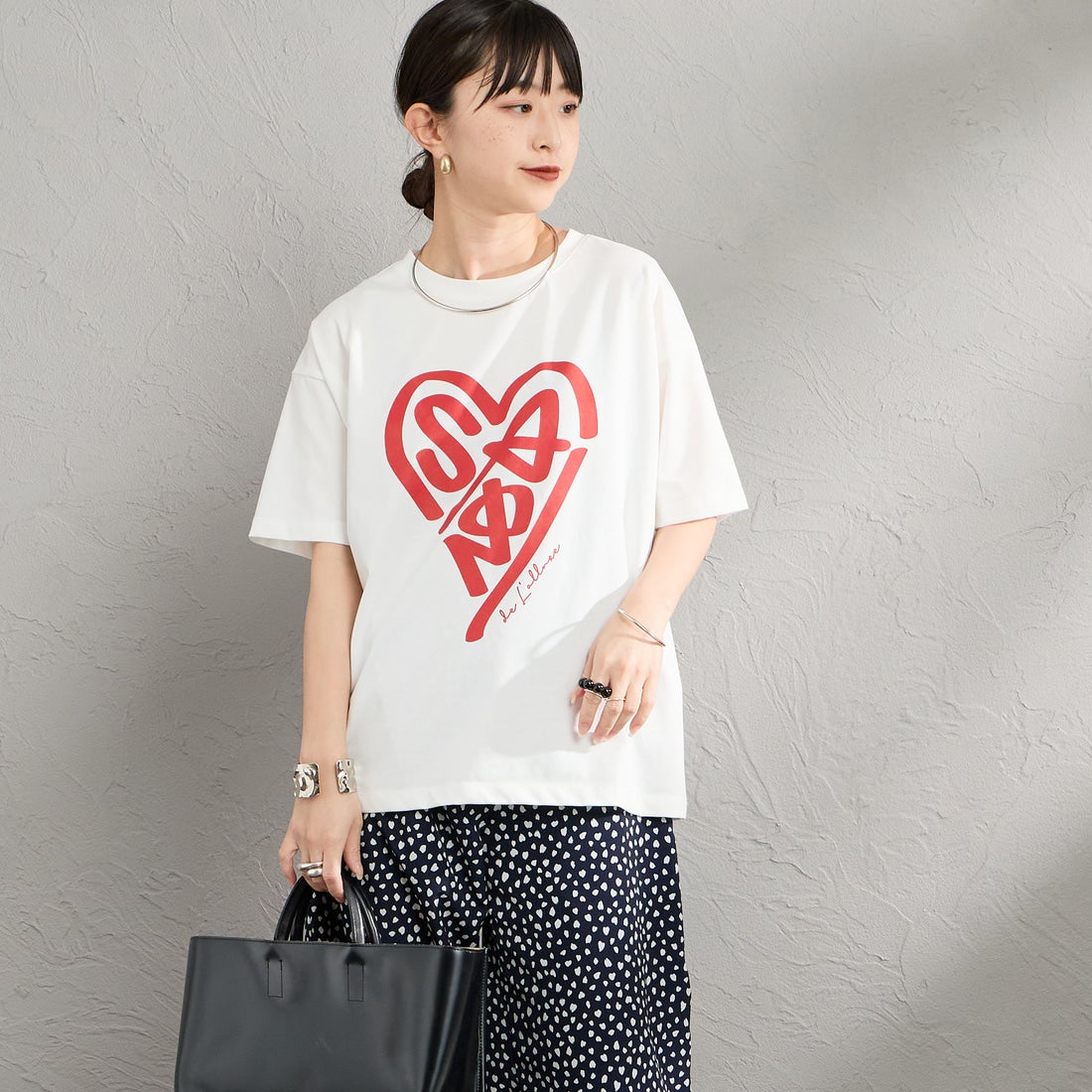 Maison de L'allure [メゾン ドゥ ラリュール] アソートアートロゴプリントTシャツ [M26312016] 02 OFF &&モデル身長：150cm 着用サイズ：F&&