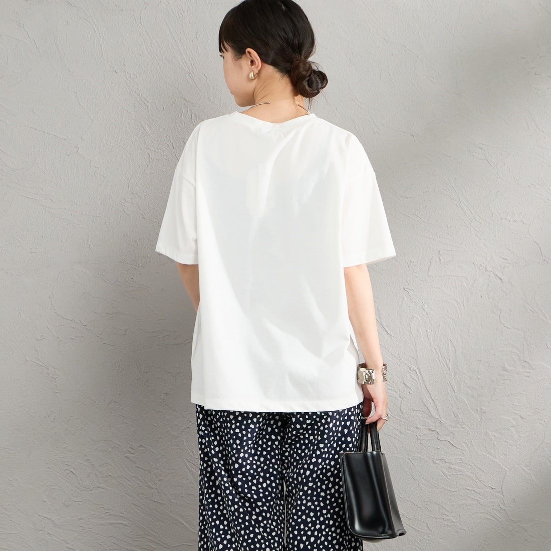 Maison de L'allure [メゾン ドゥ ラリュール] アソートアートロゴプリントTシャツ [M26312016] 02 OFF &&モデル身長：150cm 着用サイズ：F&&