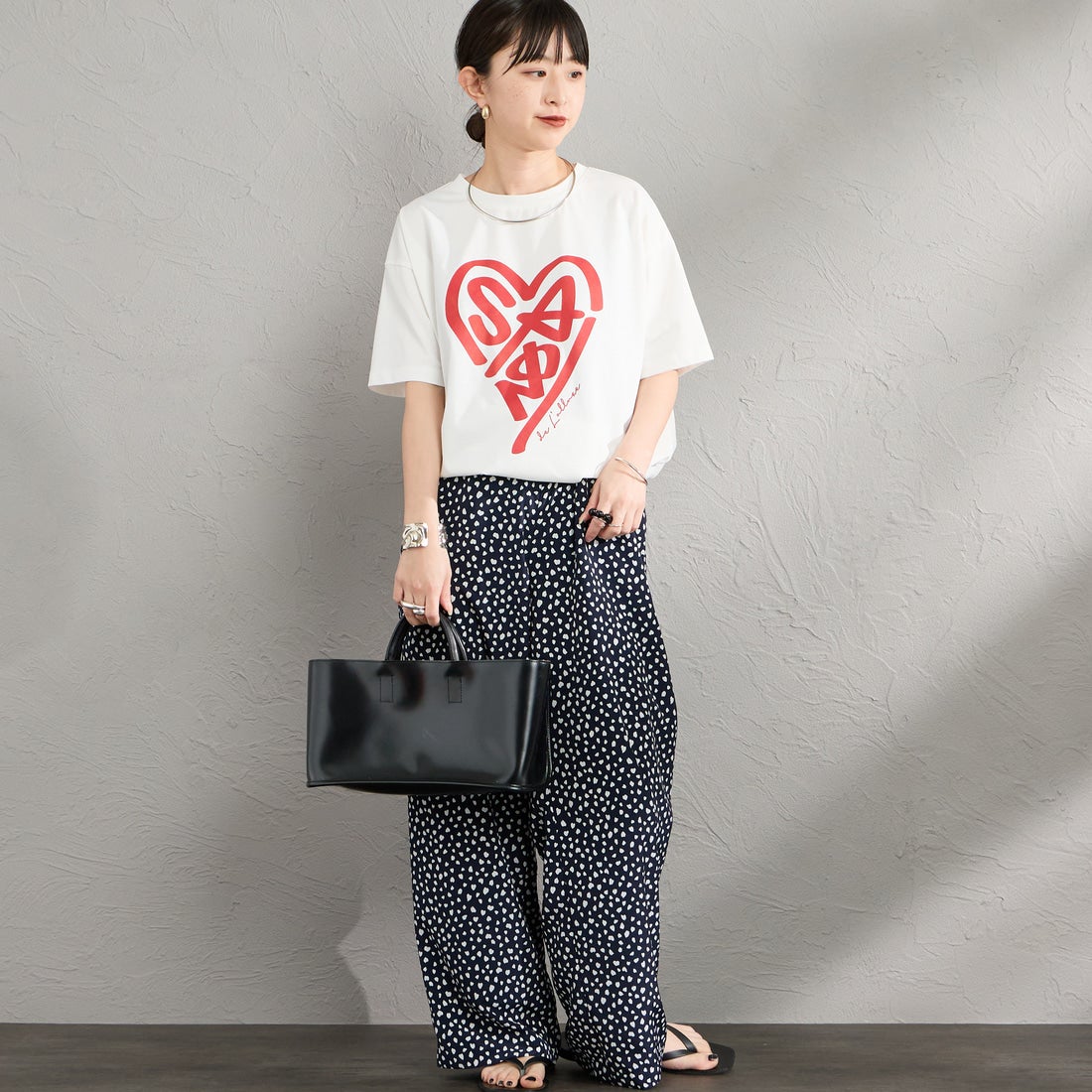 Maison de L'allure [メゾン ドゥ ラリュール] アソートアートロゴプリントTシャツ [M26312016] 02 OFF &&モデル身長：150cm 着用サイズ：F&&