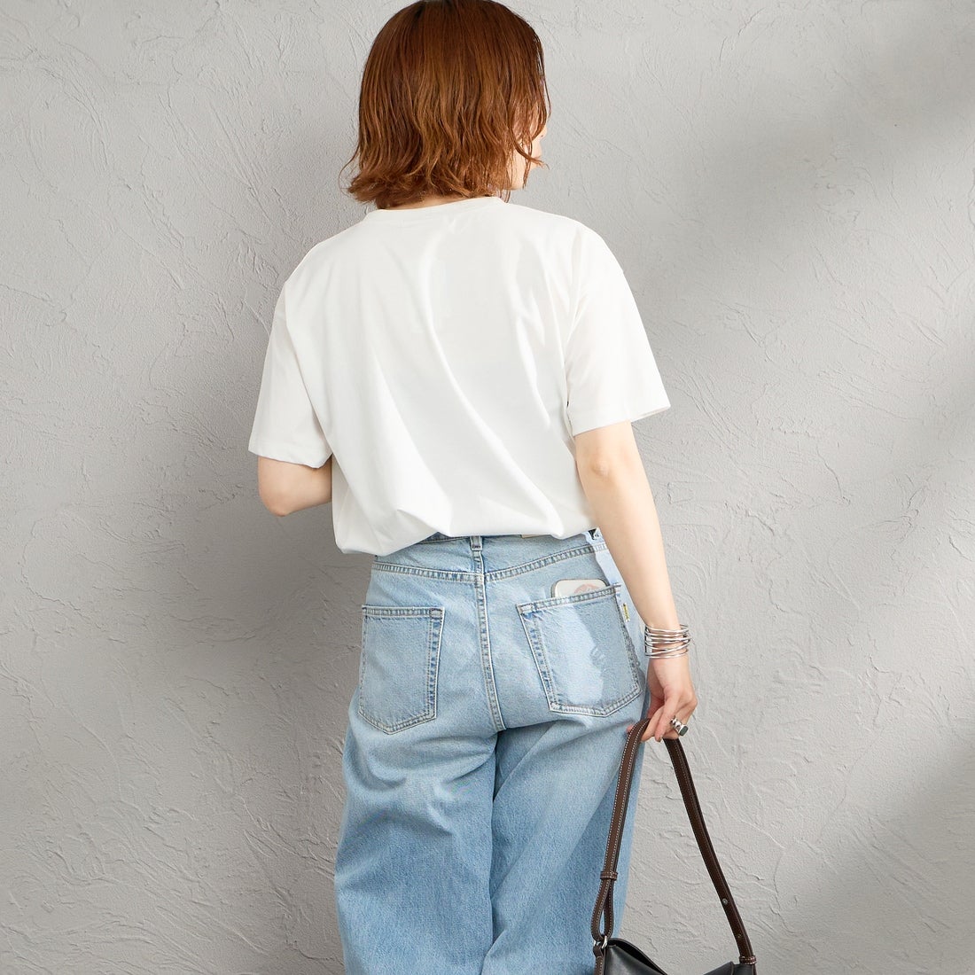 Maison de L'allure [メゾン ドゥ ラリュール] アソートアートロゴプリントTシャツ [M26312016] 01 WHITE &&モデル身長：158cm 着用サイズ：F&&