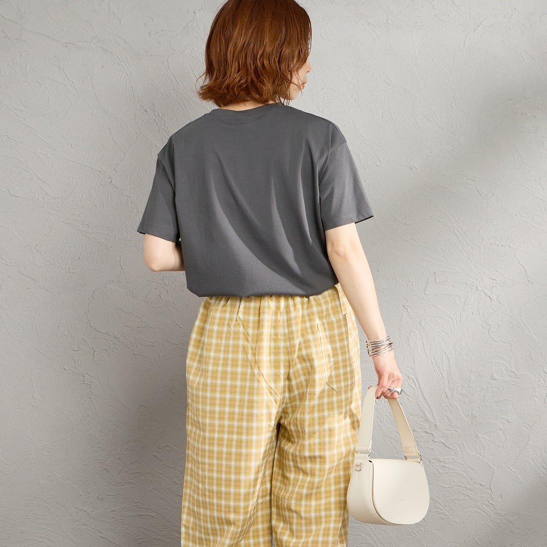 Maison de L'allure [メゾン ドゥ ラリュール] アソートアートロゴプリントTシャツ [M26312016] 08 CHARCOA &&モデル身長：158cm 着用サイズ：F&&