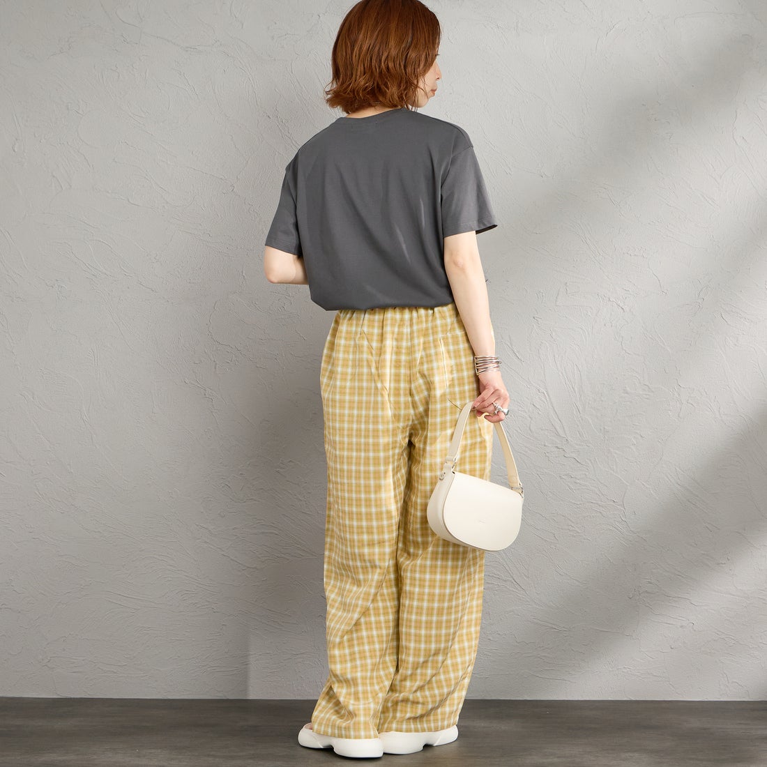 Maison de L'allure [メゾン ドゥ ラリュール] アソートアートロゴプリントTシャツ [M26312016] 08 CHARCOA &&モデル身長：158cm 着用サイズ：F&&