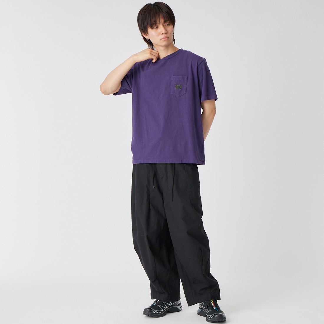 Needles [ニードルズ] ショートスリーブポケットTシャツ [SX444] F PURPLE &&モデル身長：177cm 着用サイズ：M&&ドルズ] ショートスリーブポケットTシャツ [SX444] C RED