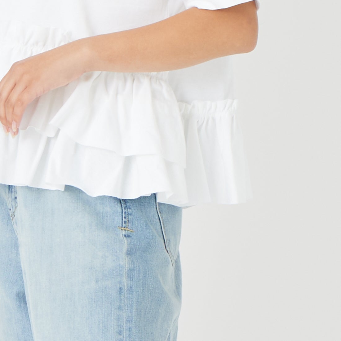 RhodolirioN [ロドリリオン] スワローフリルティアードトップス [SW1078] A WHITE &&モデル身長：162cm 着用サイズ：0&&