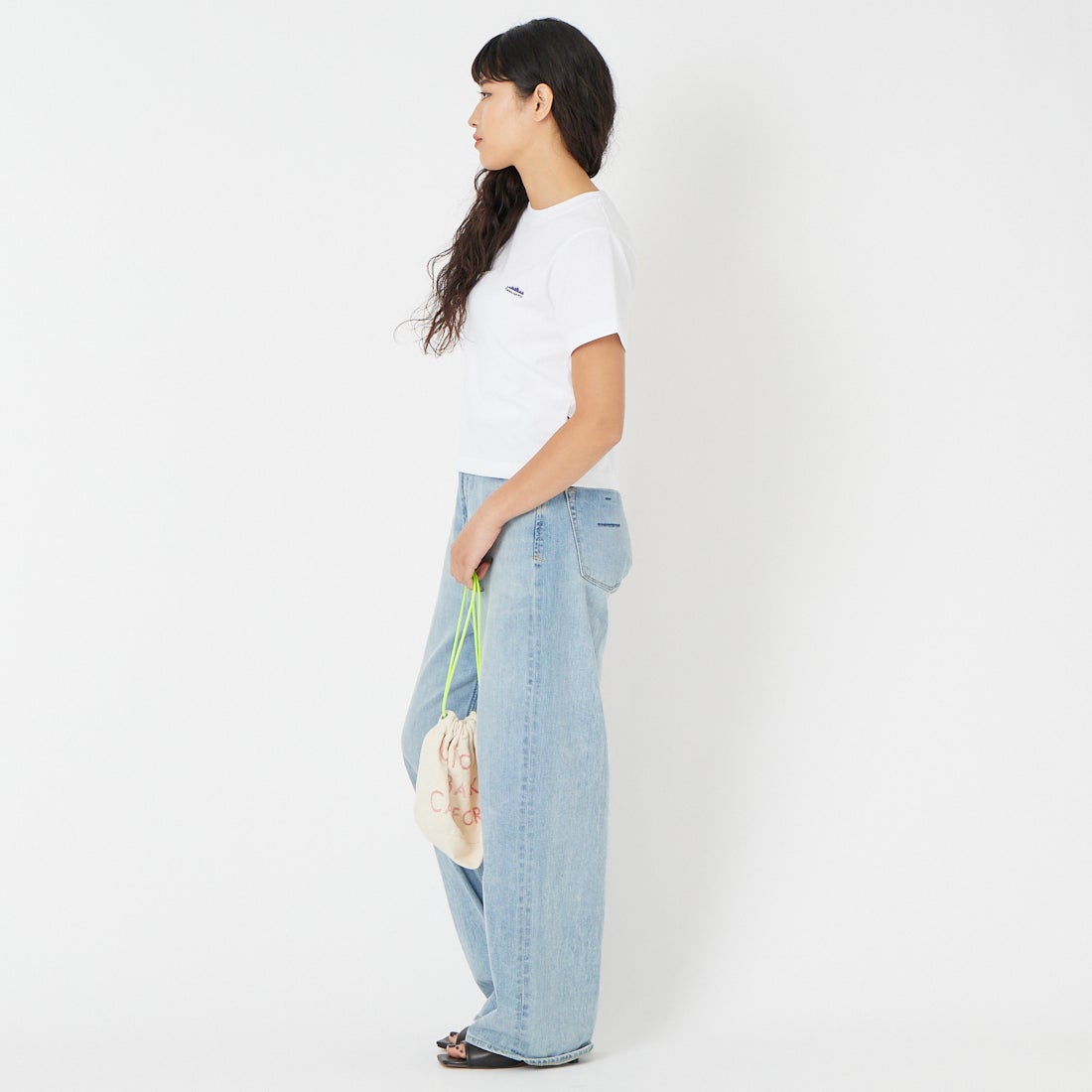 THOUSAND MILE [サウザンド マイル] ショートスリーブコンパクトTシャツ [TM261TC00162] 01 WHITE &&モデル身長：162cm 着用サイズ：F&&