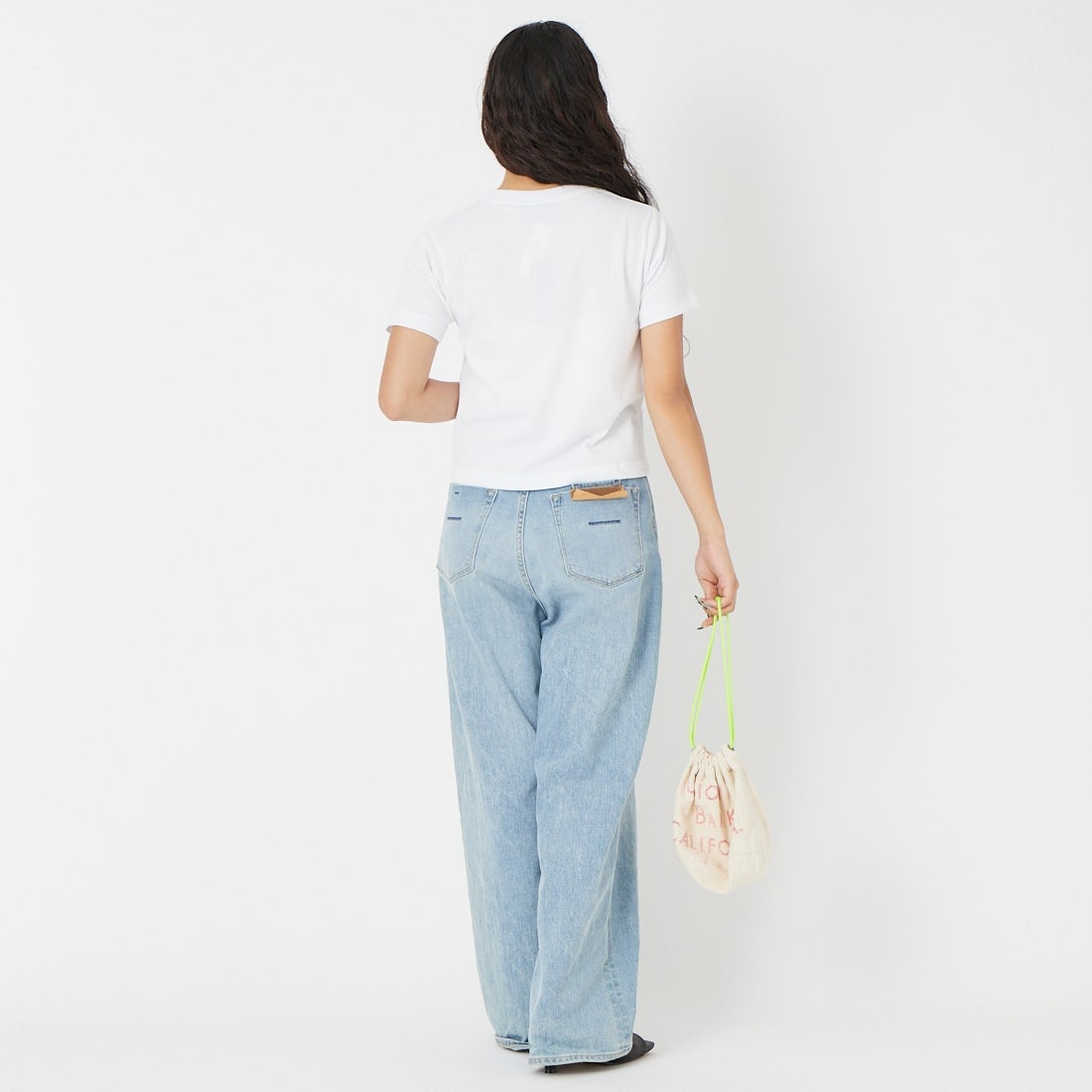 THOUSAND MILE [サウザンド マイル] ショートスリーブコンパクトTシャツ [TM261TC00162] 01 WHITE &&モデル身長：162cm 着用サイズ：F&&