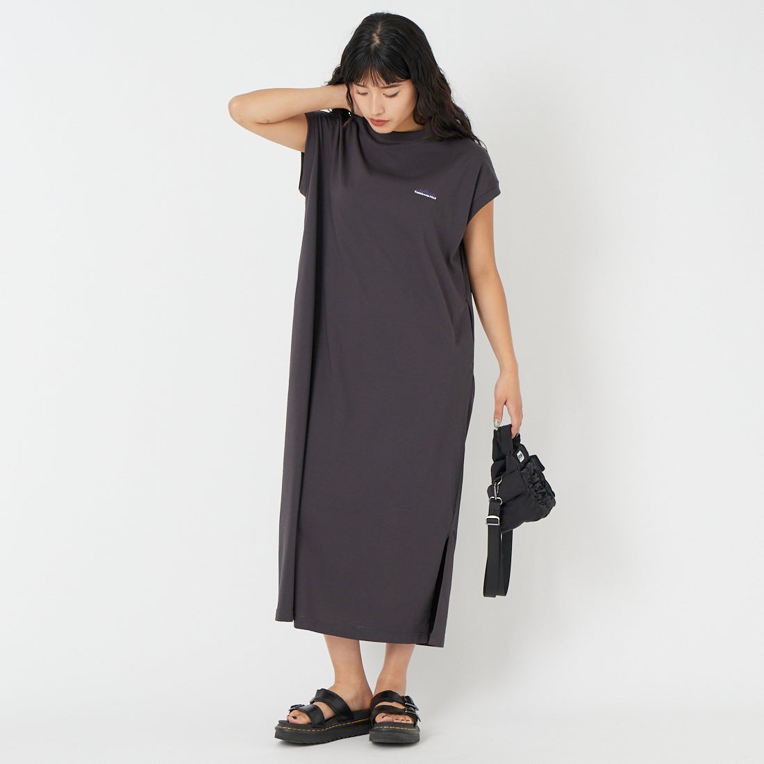 THOUSAND MILE [サウザンド マイル] フレンチスリーブワンピース [TM261TC00512] 19 CHARCOA &&モデル身長：162cm 着用サイズ：F&&