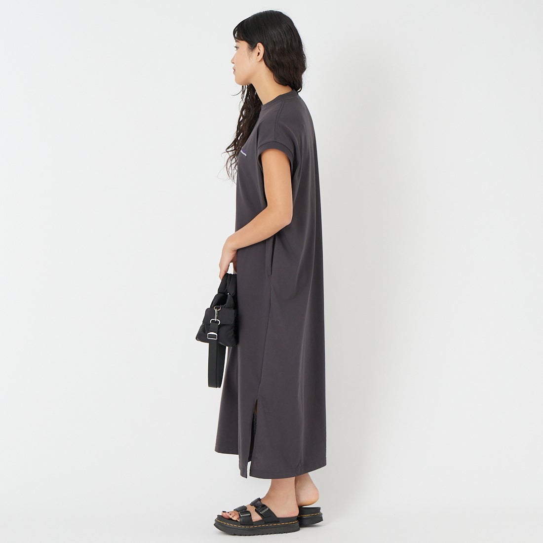 THOUSAND MILE [サウザンド マイル] フレンチスリーブワンピース [TM261TC00512] 19 CHARCOA &&モデル身長：162cm 着用サイズ：F&&