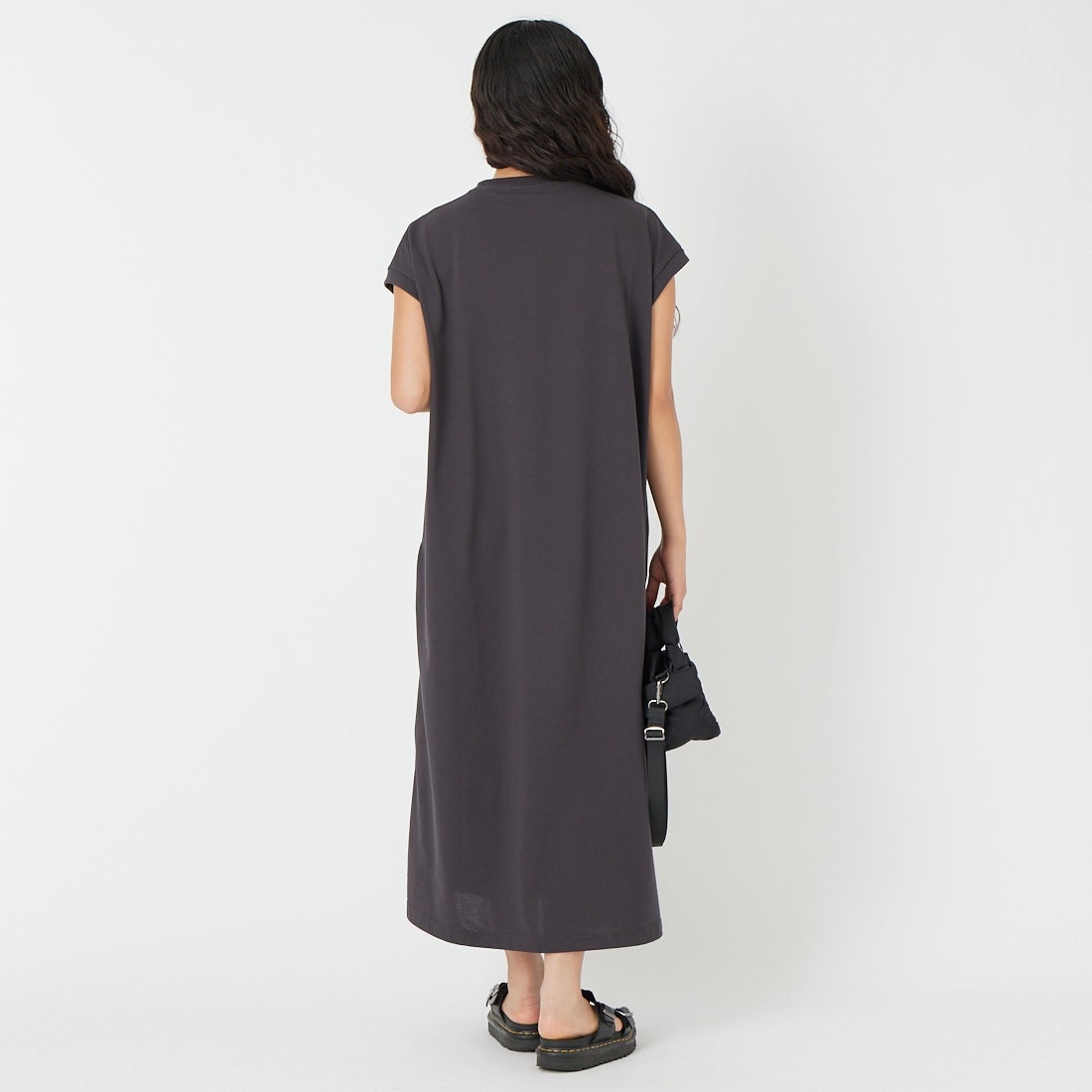 THOUSAND MILE [サウザンド マイル] フレンチスリーブワンピース [TM261TC00512] 19 CHARCOA &&モデル身長：162cm 着用サイズ：F&&