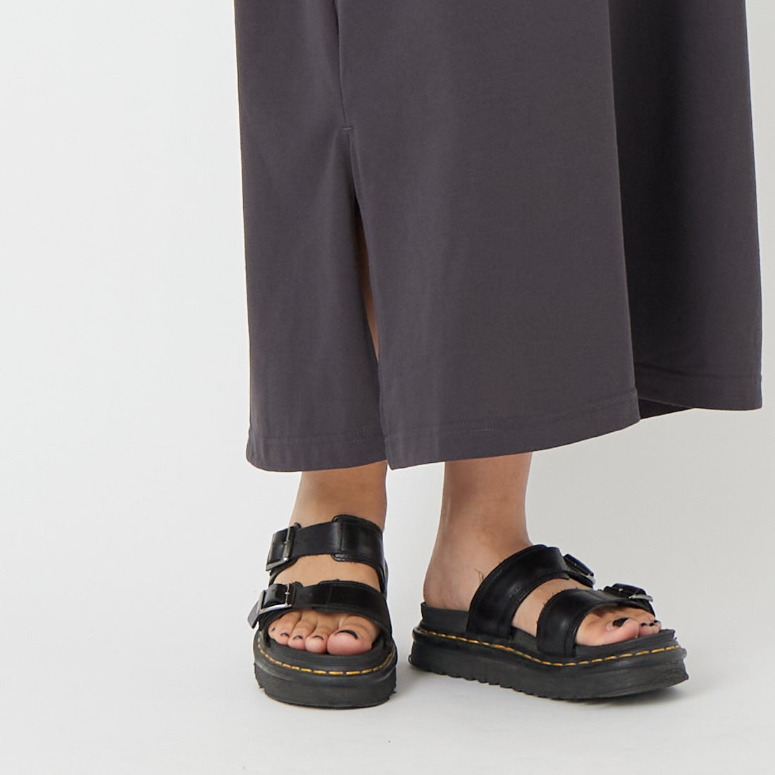 THOUSAND MILE [サウザンド マイル] フレンチスリーブワンピース [TM261TC00512] 19 CHARCOA &&モデル身長：162cm 着用サイズ：F&&