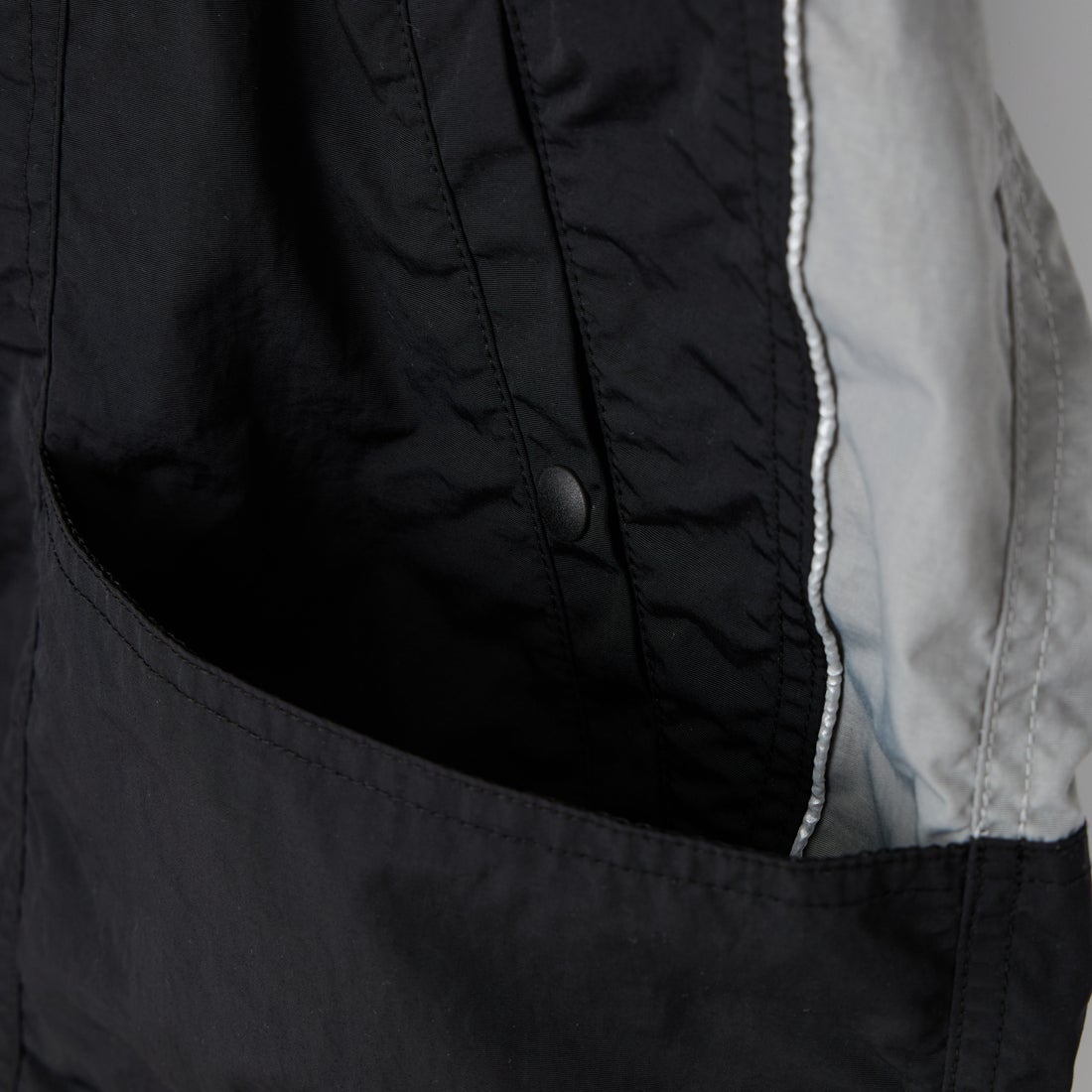 South2West8 [サウスツーウエストエイト] ナイロンタッサー ウォームアップジャケット [SX653] B BLACK