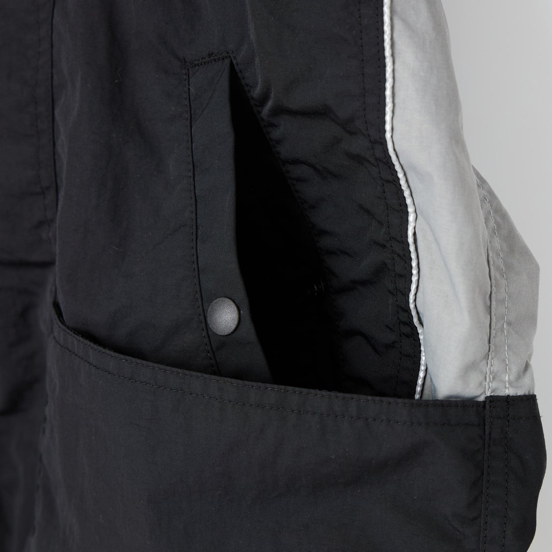 South2West8 [サウスツーウエストエイト] ナイロンタッサー ウォームアップジャケット [SX653] B BLACK