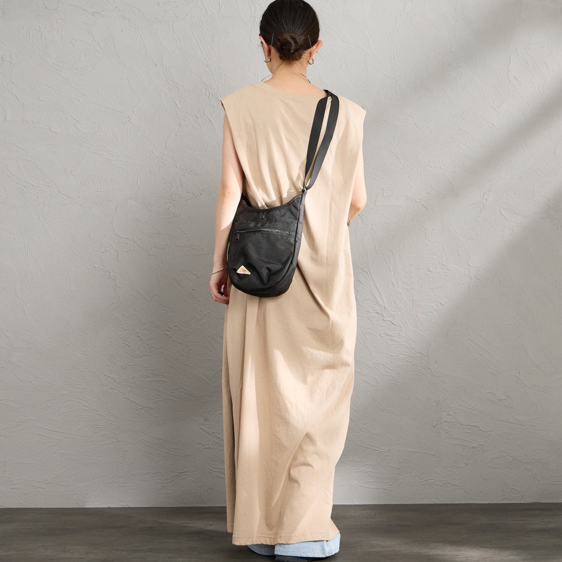 KELTY [ケルティ] ES ミニカーブショルダーバッグ [3259271526] BLACK