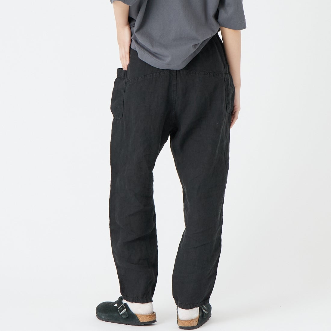 tumugu: [ツムグ] ソリトリネン イージーパンツ [TB23244A] 99 BLACK &&モデル身長：162cm 着用サイズ：1&&