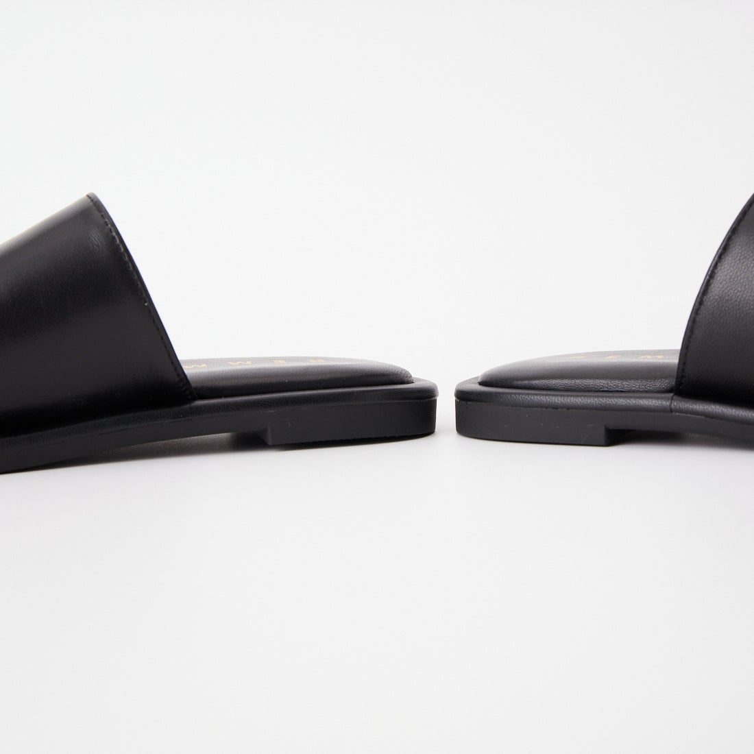 REMME [レメ] シープレザーサンダル [ZH-26S022-SO] NEGRO