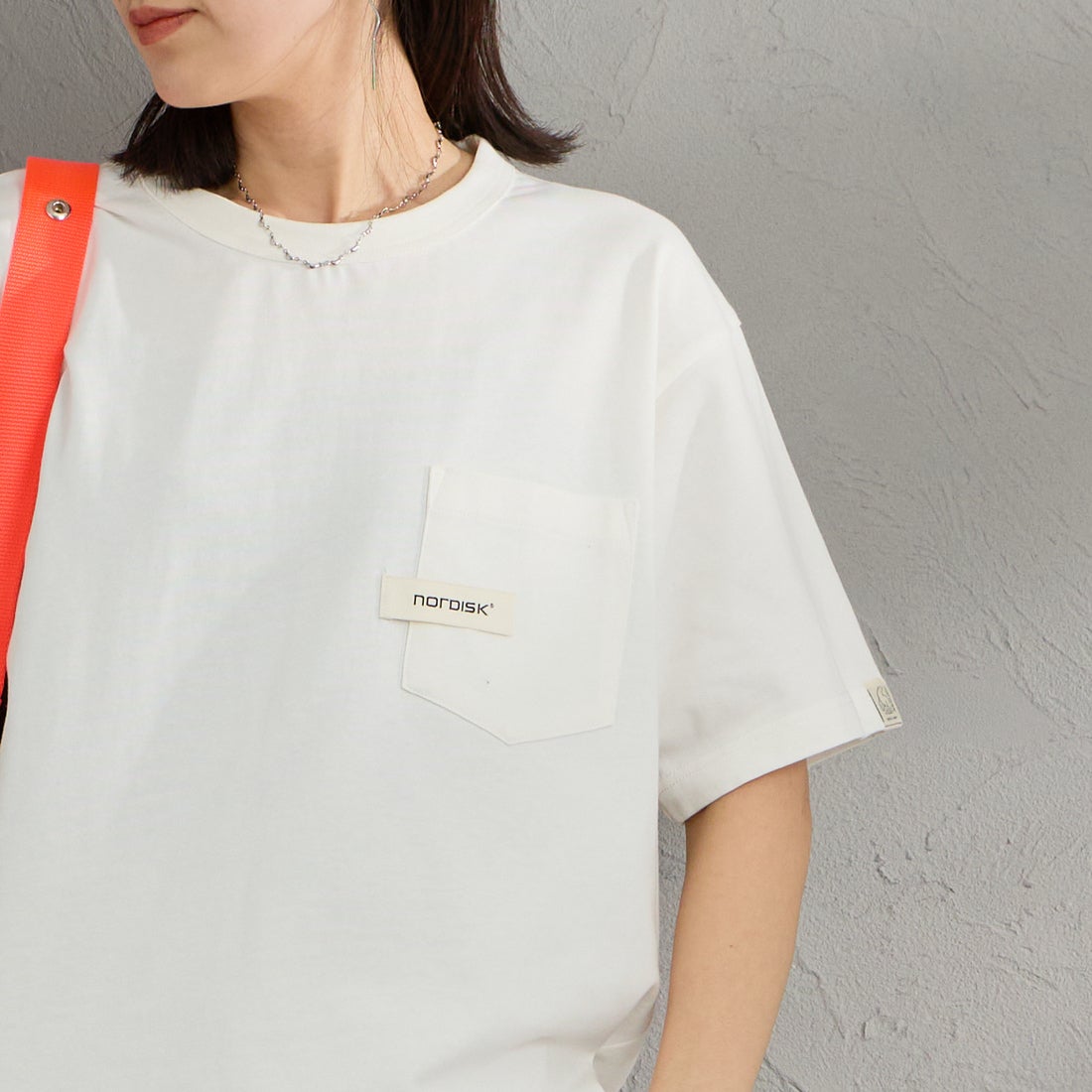 NORDISK [ノルディスク] 別注 HYGGE バックプリントTシャツ [NU11703-JF] WHT &&モデル身長：160cm 着用サイズ：S&&