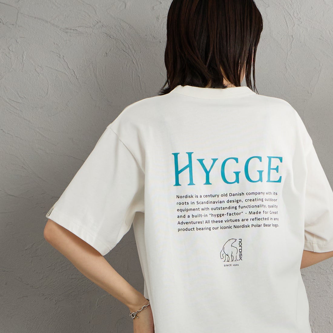 NORDISK [ノルディスク] 別注 HYGGE バックプリントTシャツ [NU11703-JF] WHT &&モデル身長：160cm 着用サイズ：S&&