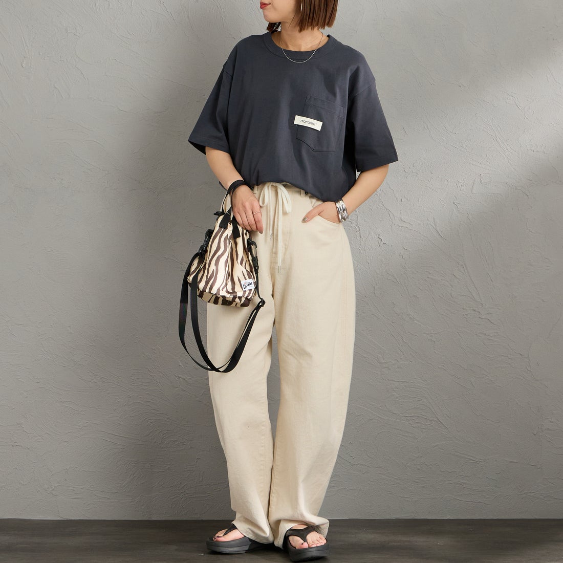 NORDISK [ノルディスク] 別注 HYGGE バックプリントTシャツ [NU11703-JF] CHR &&モデル身長：159cm 着用サイズ：S&&