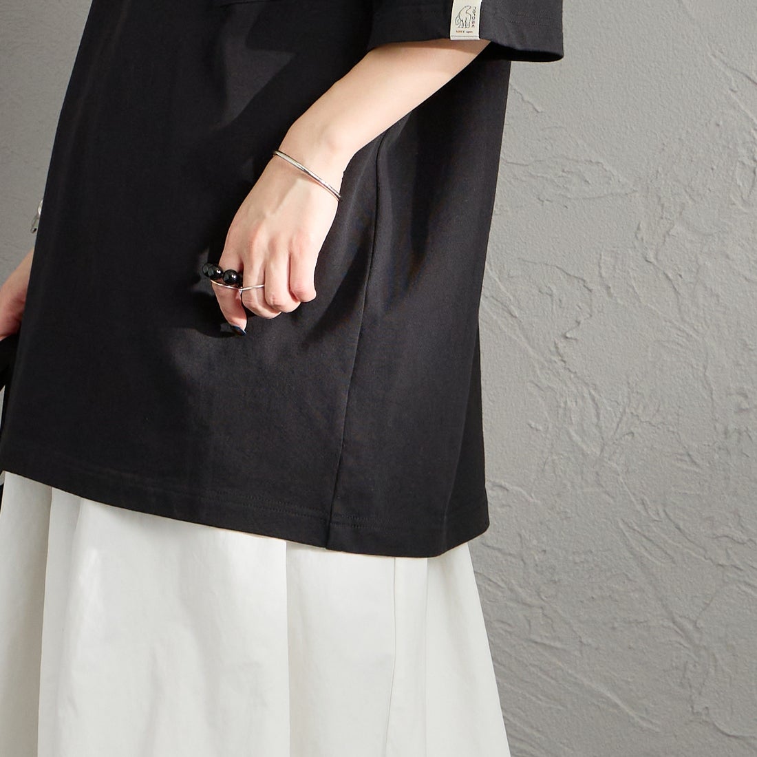 NORDISK [ノルディスク] 別注 HYGGE バックプリントTシャツ [NU11703-JF] BLK &&モデル身長：150cm 着用サイズ：S&&