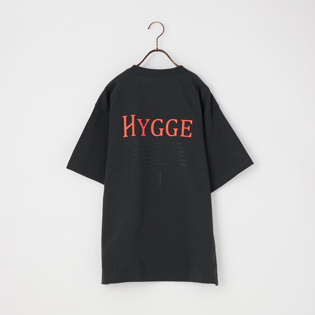 NORDISK [ノルディスク] 別注 HYGGE バックプリントTシャツ [NU11703-JF] CHR