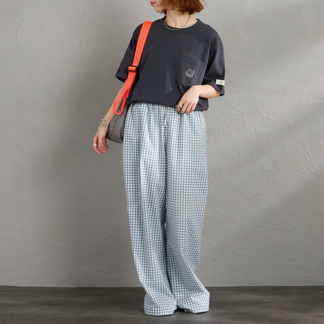 NORDISK [ノルディスク] 別注 ワンポイント刺繍 ポケットTシャツ [NU11701-JF] CHR &&モデル身長：158cm 着用サイズ：S&&