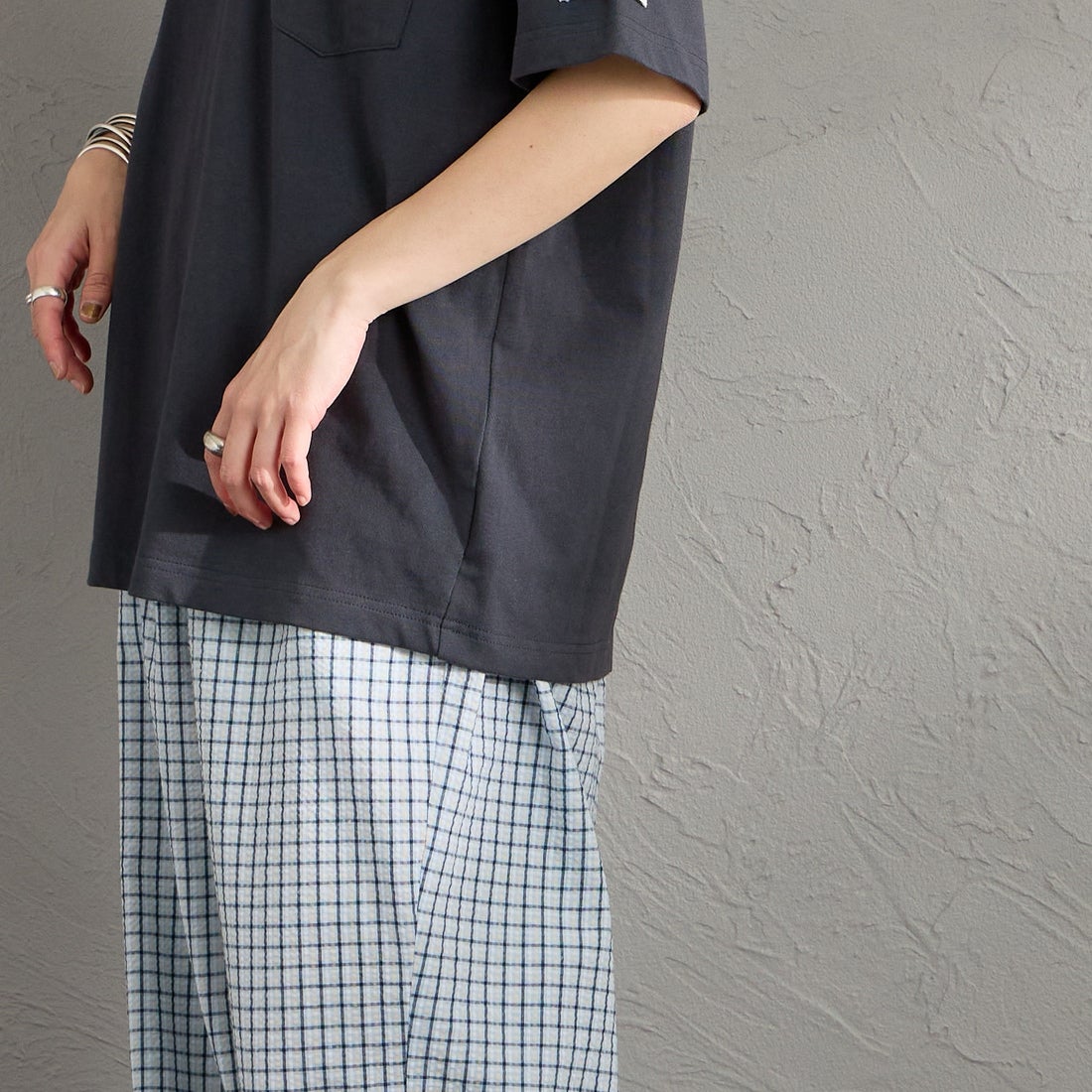 NORDISK [ノルディスク] 別注 ワンポイント刺繍 ポケットTシャツ [NU11701-JF] CHR &&モデル身長：158cm 着用サイズ：S&&