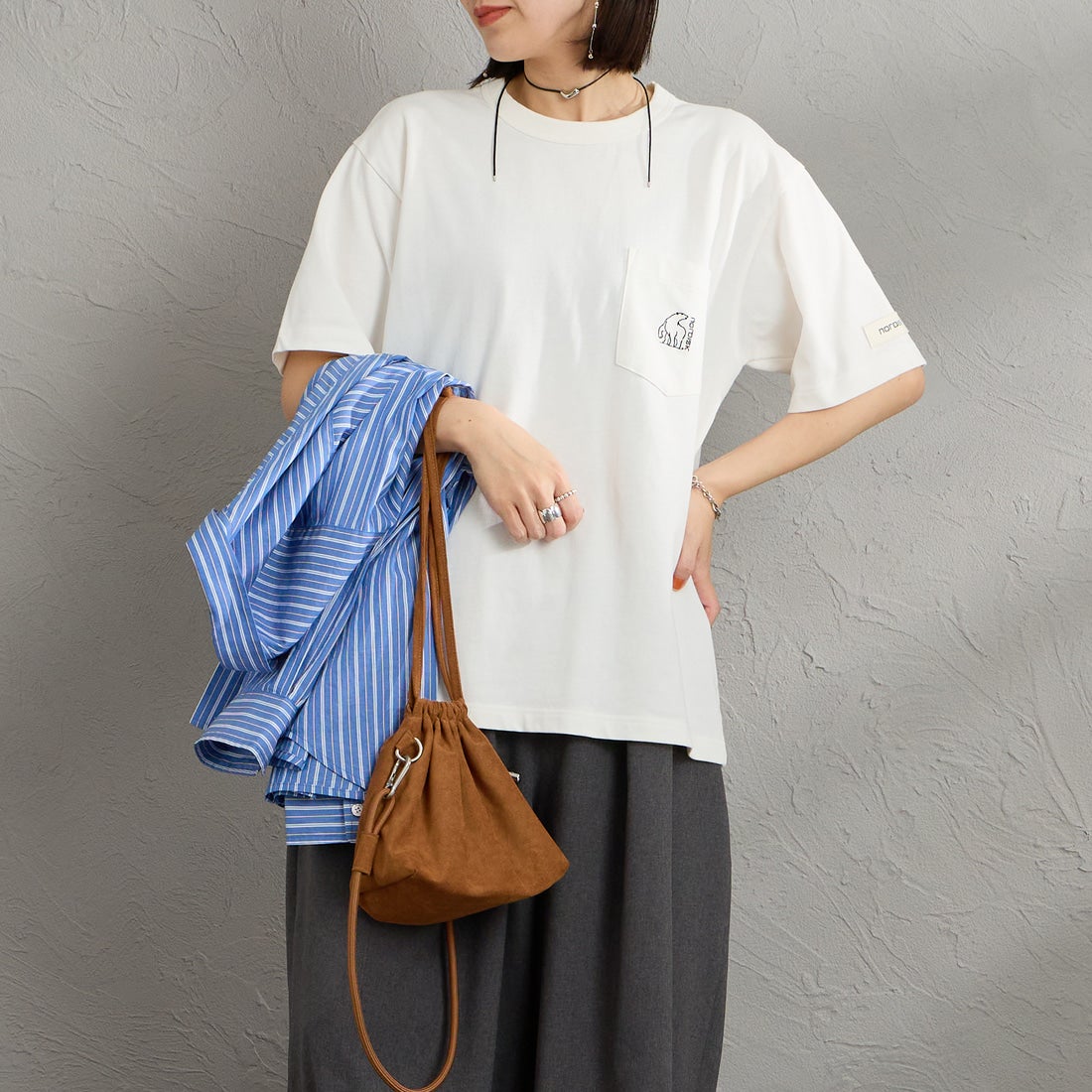 NORDISK [ノルディスク] 別注 ワンポイント刺繍 ポケットTシャツ [NU11701-JF] WHT &&モデル身長：160cm 着用サイズ：S&&