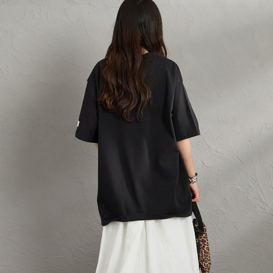 NORDISK [ノルディスク] 別注 ワンポイント刺繍 ポケットTシャツ [NU11701-JF] BLK &&モデル身長：150cm 着用サイズ：S&&