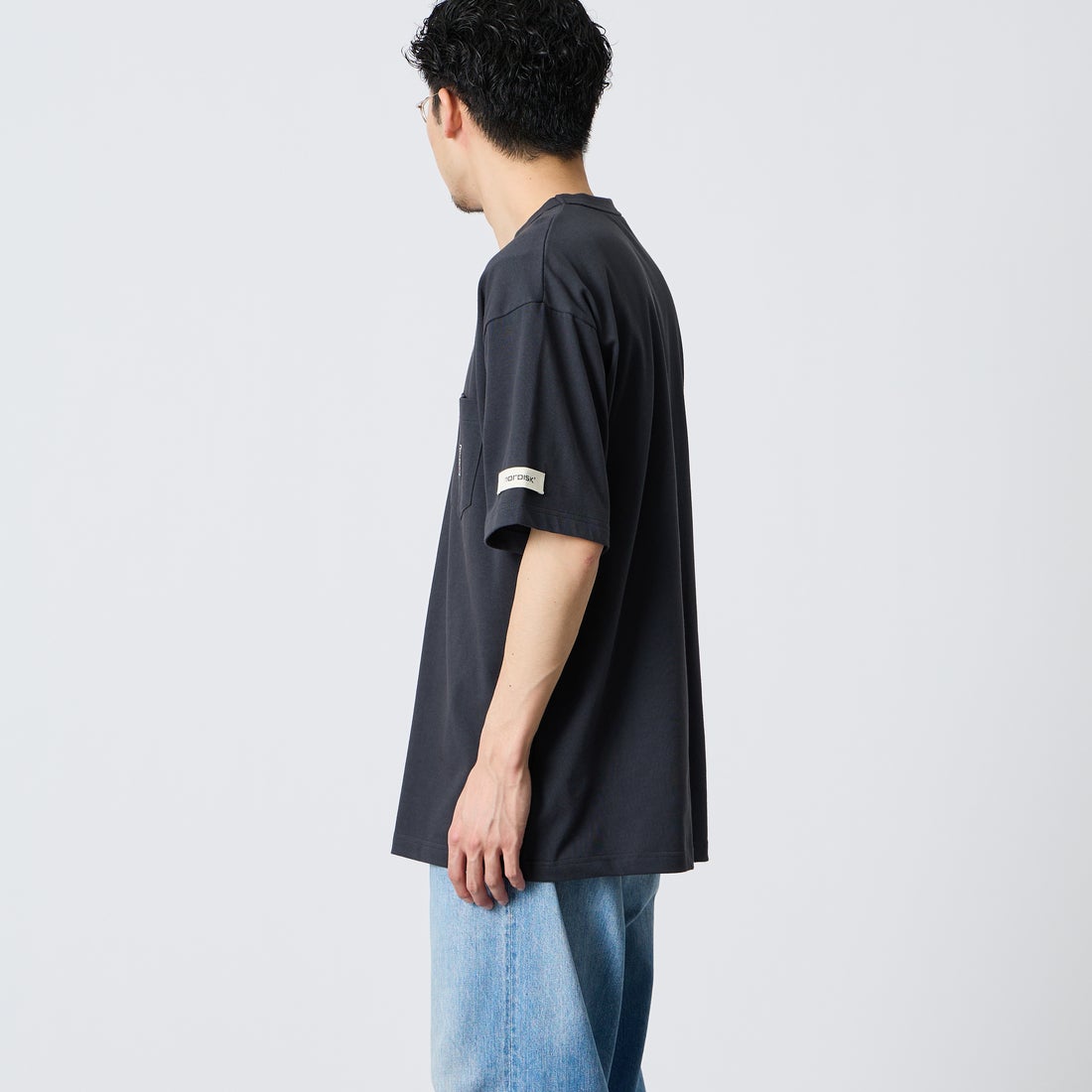 NORDISK [ノルディスク] 別注 ワンポイント刺繍 ポケットTシャツ [NU11701-JF] CHR &&モデル身長：168cm 着用サイズ：L&&