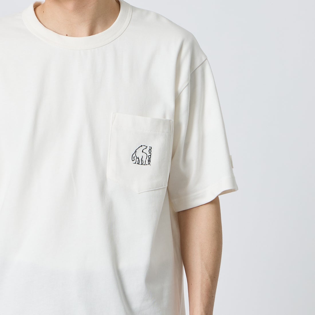 NORDISK [ノルディスク] 別注 ワンポイント刺繍 ポケットTシャツ [NU11701-JF] WHT &&モデル身長：168cm 着用サイズ：M&&
