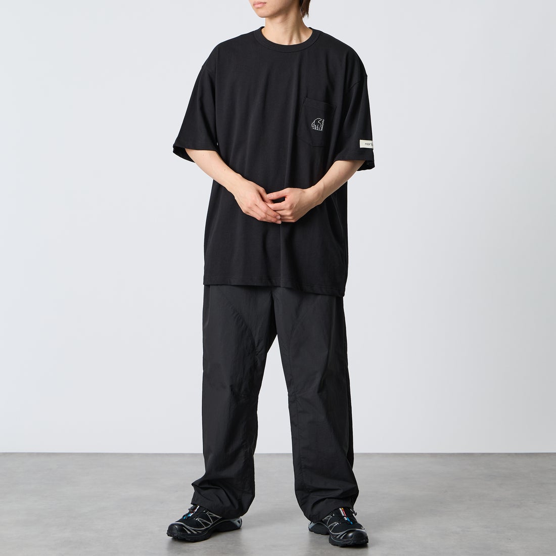 NORDISK [ノルディスク] 別注 ワンポイント刺繍 ポケットTシャツ [NU11701-JF] BLK &&モデル身長：177cm 着用サイズ：XL&&