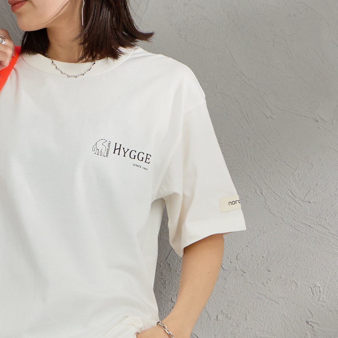 NORDISK [ノルディスク] 別注 HYGGE フラワーバックプリントTシャツ [NU11704-JF] WHT &&モデル身長：160cm 着用サイズ：S&&