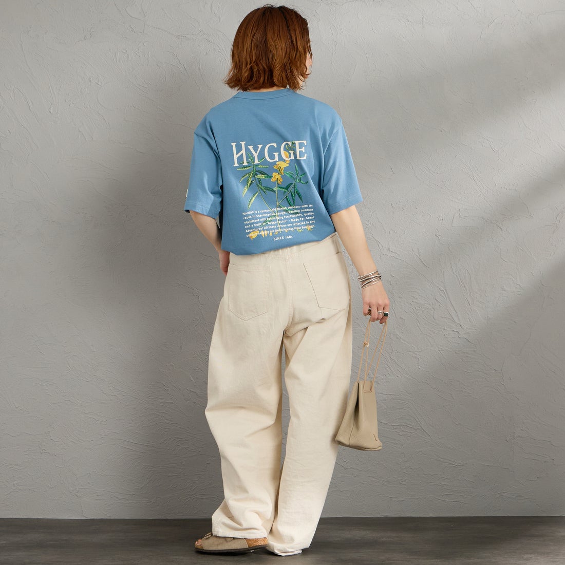 NORDISK [ノルディスク] 別注 HYGGE フラワーバックプリントTシャツ [NU11704-JF] BLU &&モデル身長：158cm 着用サイズ：S&&