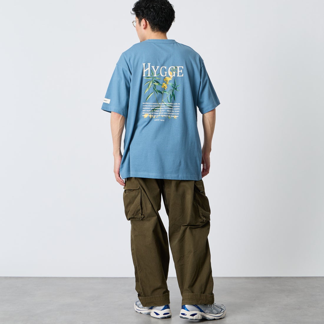 NORDISK [ノルディスク] 別注 HYGGE フラワーバックプリントTシャツ [NU11704-JF] BLU &&モデル身長：168cm 着用サイズ：L&&