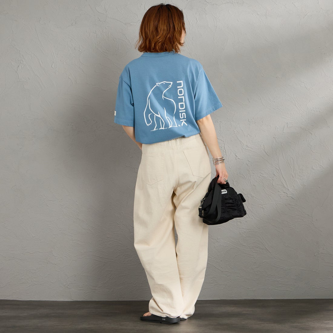 NORDISK [ノルディスク] 別注 バックロゴプリントTシャツ [NU11702-JF] BLU &&モデル身長：158cm 着用サイズ：S&&